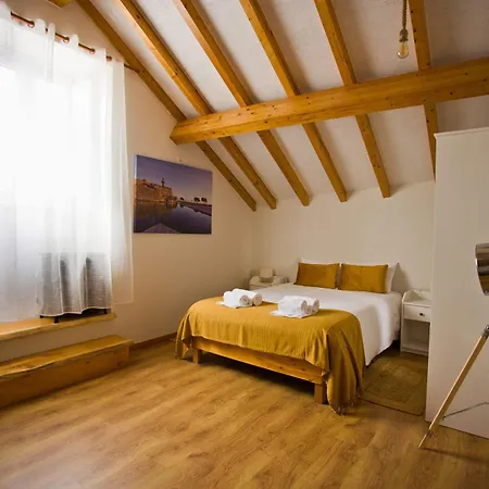 Casa de hóspedes 10 De Agosto 3*