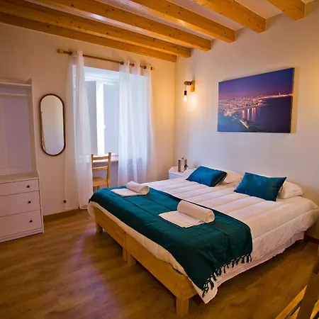 10 De Agosto Casa de hóspedes 3*