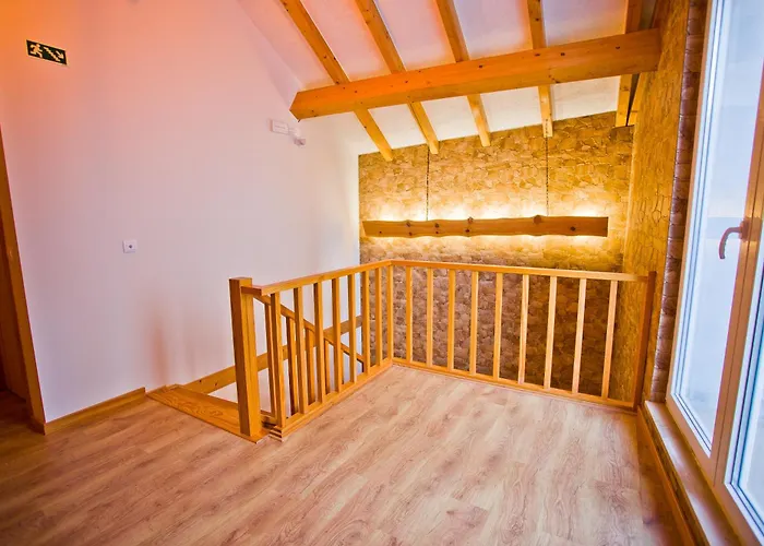 Konukevi 10 De Agosto