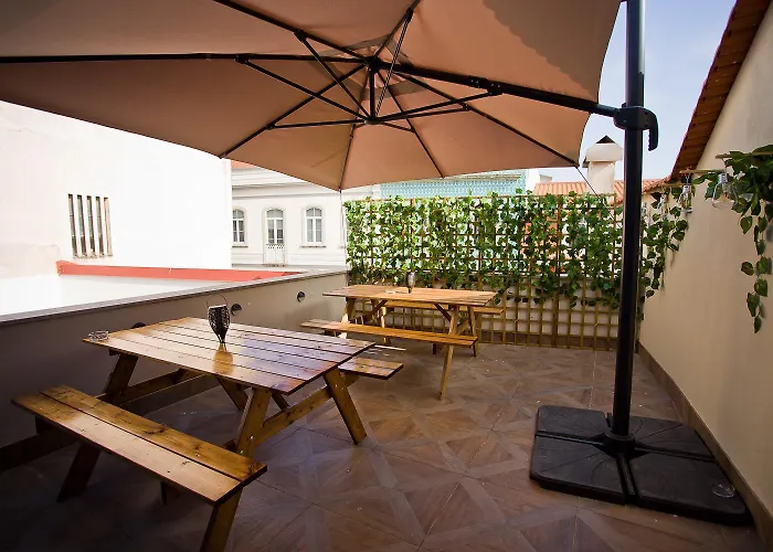 10 De Agosto Konukevi 3*