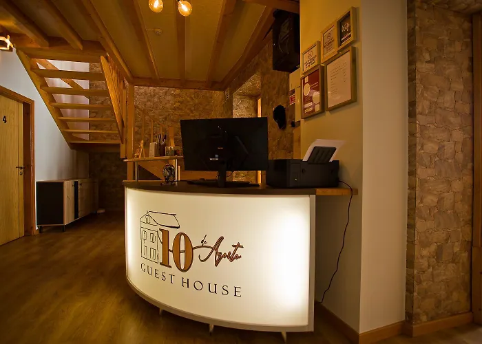 Konukevi 10 De Agosto