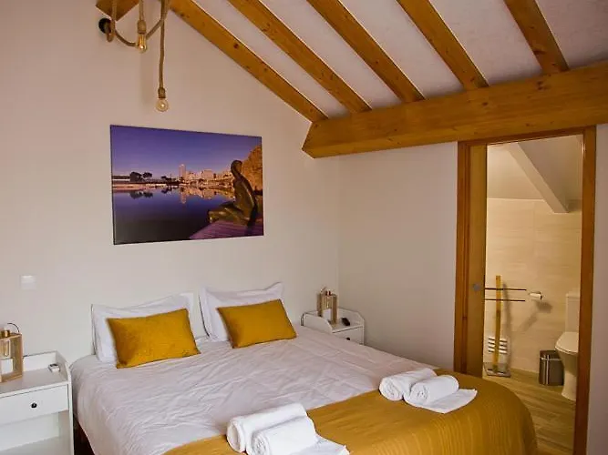 10 De Agosto Konukevi 3*